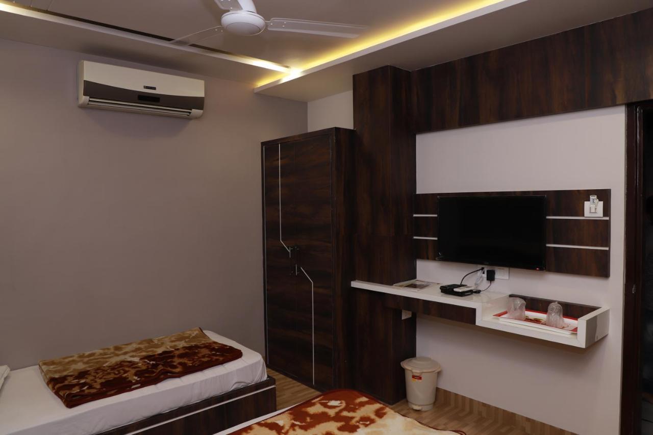 Hotel Darshan Amreli Екстериор снимка