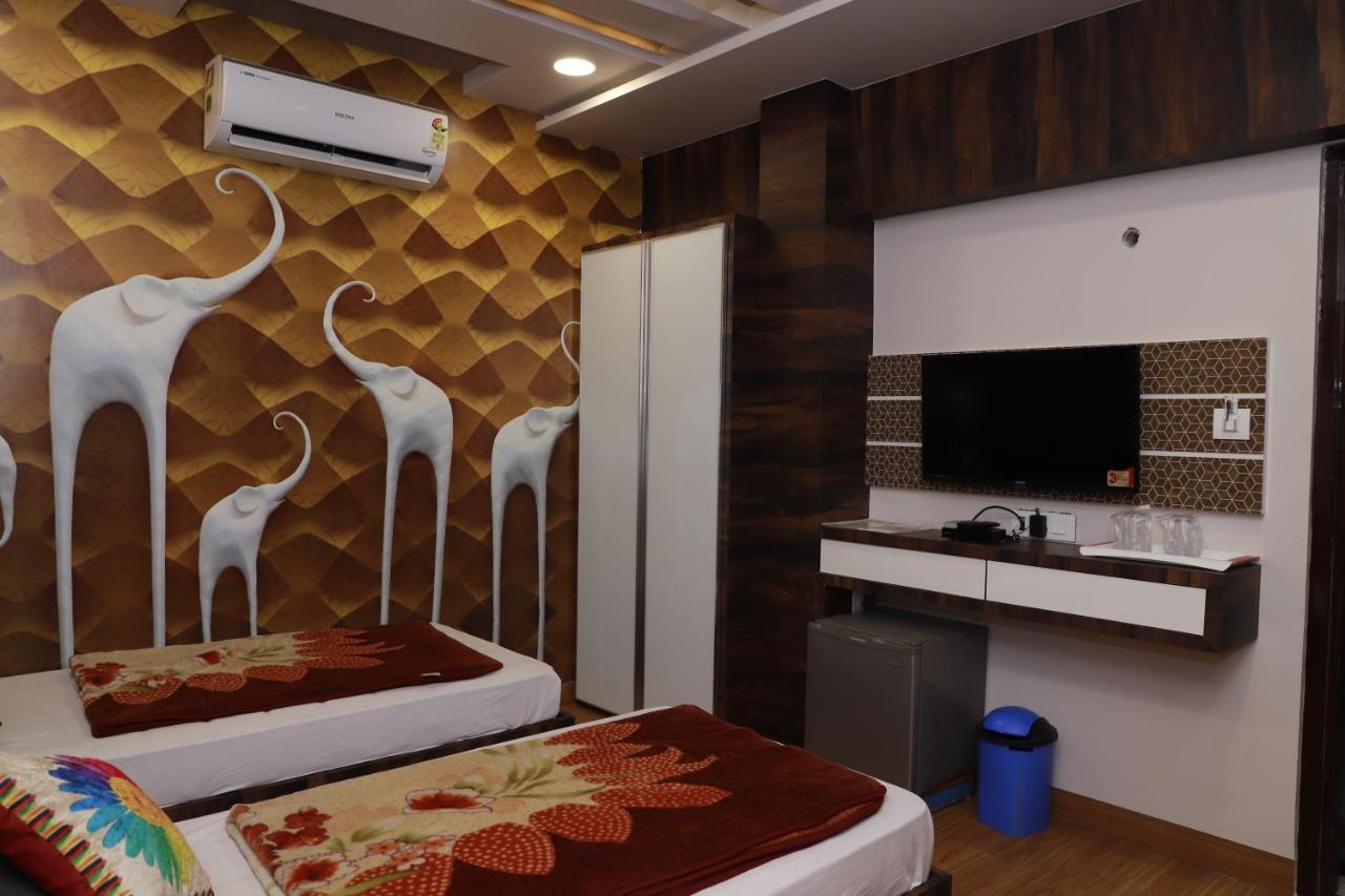 Hotel Darshan Amreli Екстериор снимка