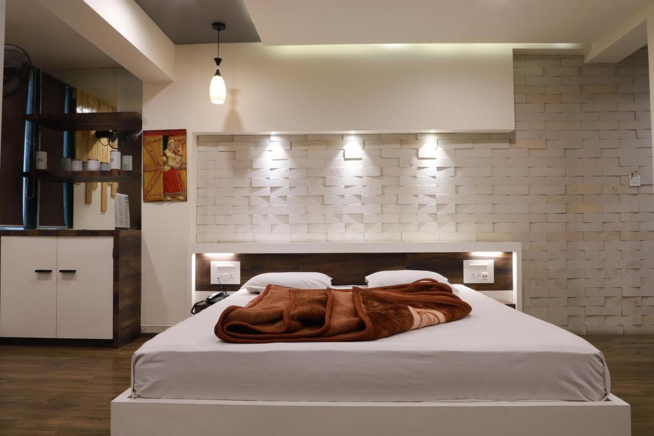 Hotel Darshan Amreli Екстериор снимка