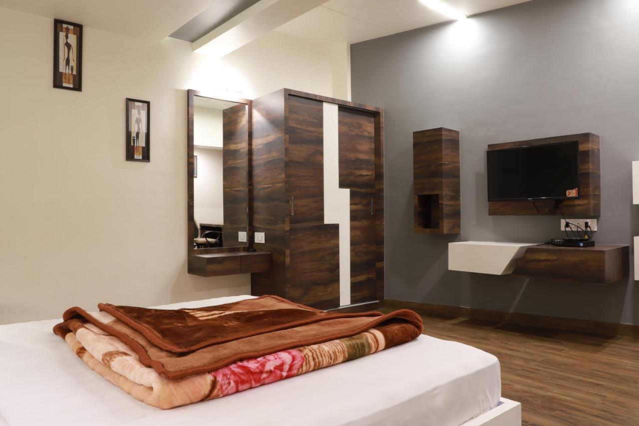 Hotel Darshan Amreli Екстериор снимка