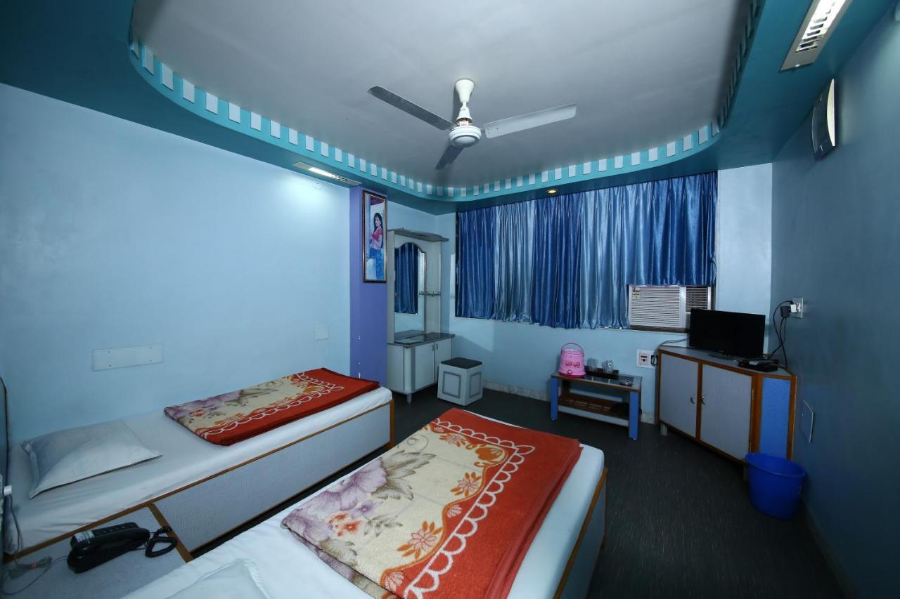 Hotel Darshan Amreli Екстериор снимка