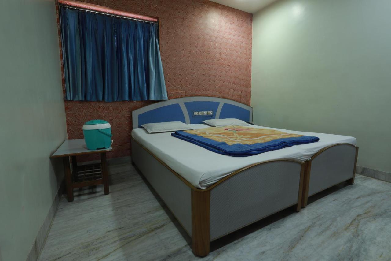 Hotel Darshan Amreli Екстериор снимка